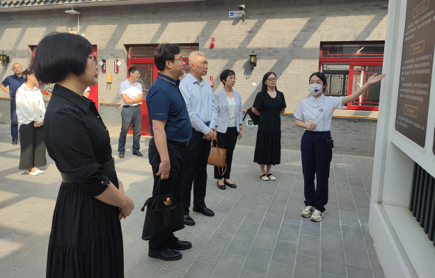 省政协教科卫体委员会组织委员赴北京市调研